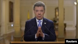 El presidente colombiano, Juan Manuel Santos, analiza la marcha del proceso de paz con las FRAC.