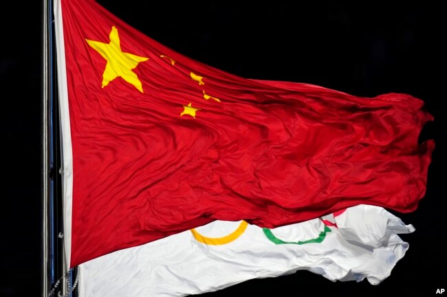 Çin Paris Olimpiyat Oyunları'nda altın madalyaya ulaşan ilk ülke oldu.