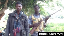 Les Anti-Balaka à checkpoint dans le village de Gbaguili, (340 km ouest de Bangui) ,RCA, 1er avril 2014, Photo Bagassi Koura.