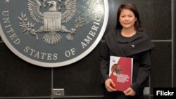 Sreat Mom Sophear, founder and CEO of SOPHIYA Corp. and vice president of Cambodian Women Entrepreneur Association, attends a meeting at the U.S. Embassy in Cambodia, Phnom Penh, Sept. 10, 2018. (Rick Albertson, U.S. Embassy in Cambodia)