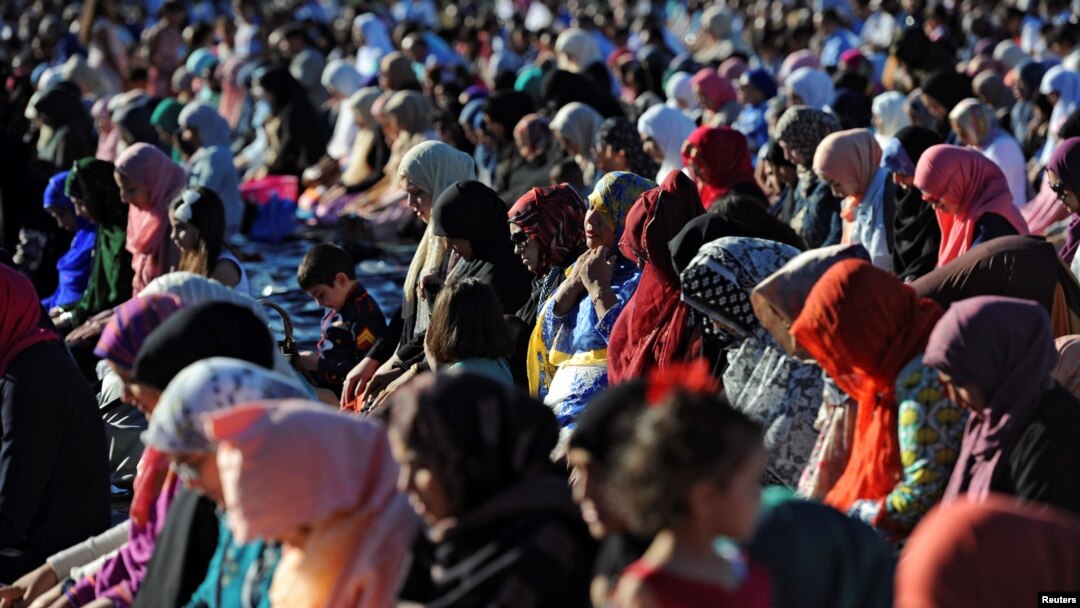 Muslim AS melakukan salat Eid di Brooklyn, New York (foto: dok). 