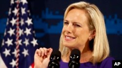 Bộ An ninh Nội địa Hoa Kỳ Kirstjen Nielsen phát biểu tại Hội nghị An ninh Mạng Toàn quốc của Bộ An ninh Nội địa Hoa Kỳ, ngày 31 tháng 7, 2018, ở New York.