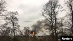Kebakaran di kebun binatang Chester, Inggris, 15 Desember 2018. (Foto: REBECCA CLOUGH/via REUTERS).