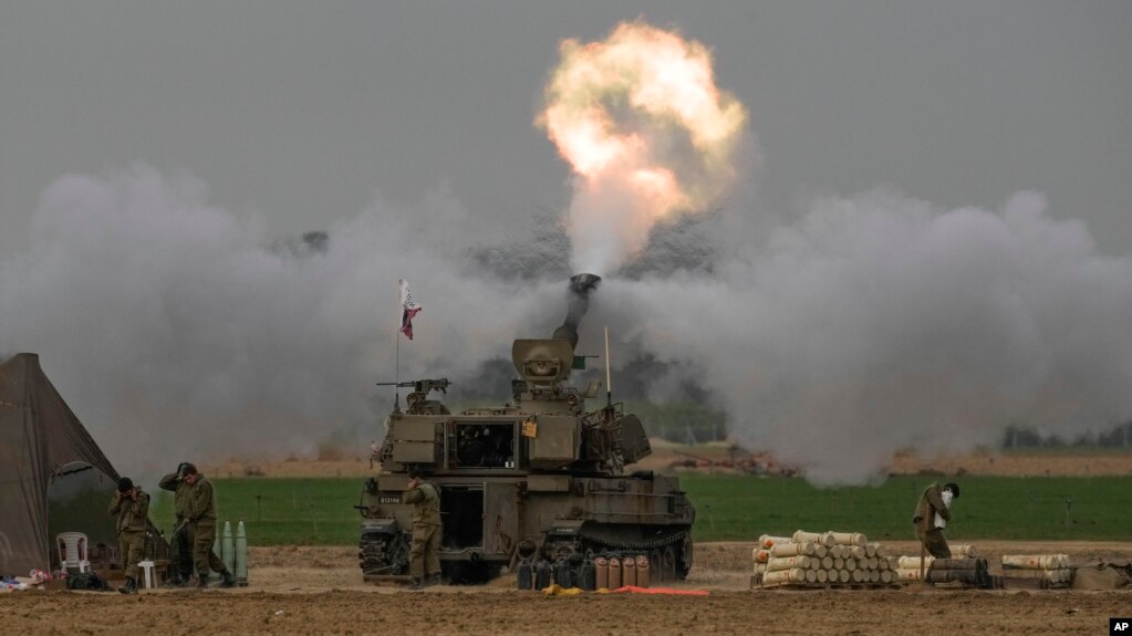 Một đơn vị của Israel nã đạn pháo vào Dải Gaza hôm 10/12.