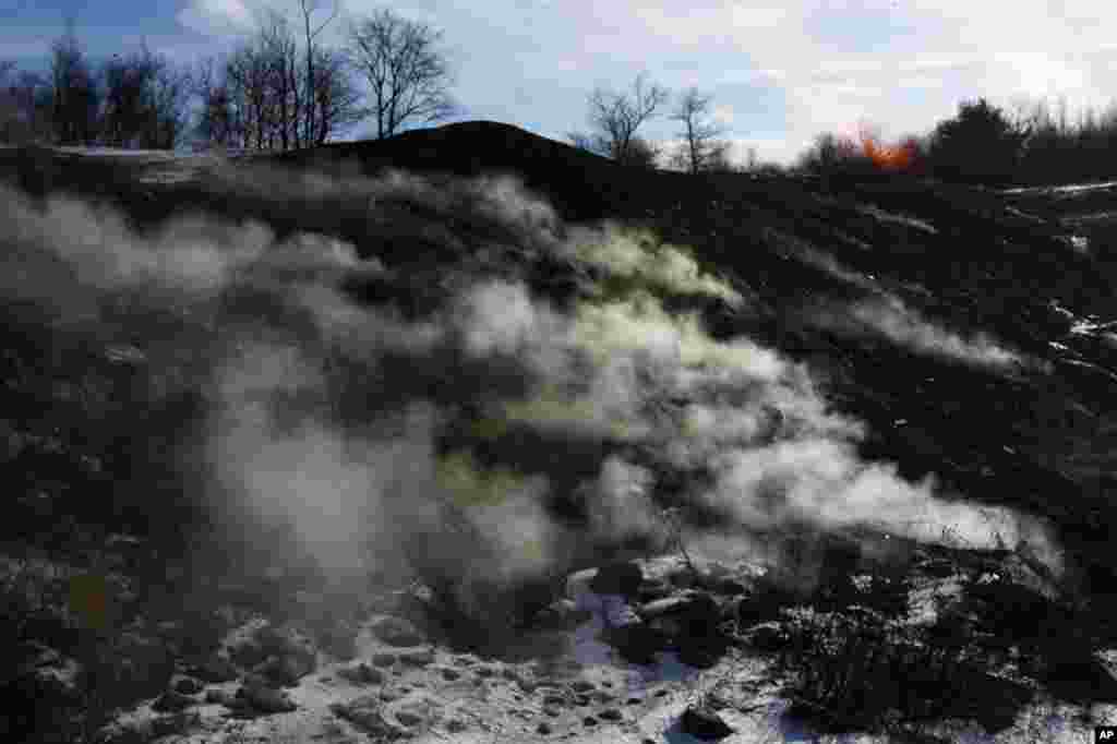 Steam still rises from the ground due to a 1962 Pennsylvania underground coal mine fire, the worst disaster of its kind in U.S. history. (REUTERS/Lucas Jackson)
