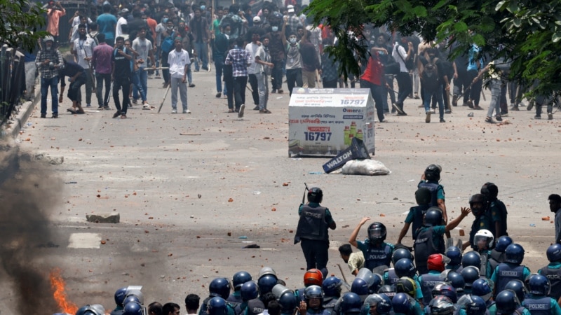 Why are Bangladesh students protesting government job quotas?