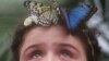 Mallan bude mana littafi a goshin Freya Gordon mai shekariu 10 a lokacin da ake bukin bude baje kolin malan bude mana littafi a dakin ajiye kayan tarihi da ke London.<br />
&nbsp;