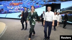 Ratu Rania dari Yordania mengunjungi kantor pusat Alibaba Group bersama salah satu pendiri dan kepala eksekutif, Jack Ma, di Hangzhou, Provinsi Zhejiang, China, 4 September 2018.