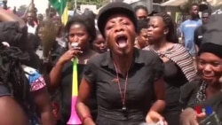 Des milliers de femmes manifestent contre le pouvoir à Lomé (vidéo)