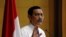 Luhut Pandjaitan berbicara saat briefing pagi dengan wartawan di kantornya di Jakarta, 20 Juli 2016. (Foto: REUTERS/Darren Whiteside)