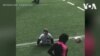Neymar Jr et d'autres joueurs du PSG rencontrent un garçon handicapé du Kazakhstan (vidéo)