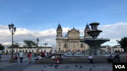 La Plaza de la Constitución, en el centro de la Ciudad de Guatemala, se prepara para la inauguración presidencial de Alejandro Giammattei el 14 de enero de 2020.