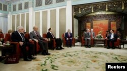 中国总理李克强在北京中南海会晤到访的美国国会议员团。（2018年11月1日）
