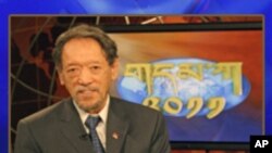 བཀའ་ཁྲིའི་འོས་མི་བཀྲ་ཤིས་དབང་འདུས་ལ་བཅར་འདྲི།