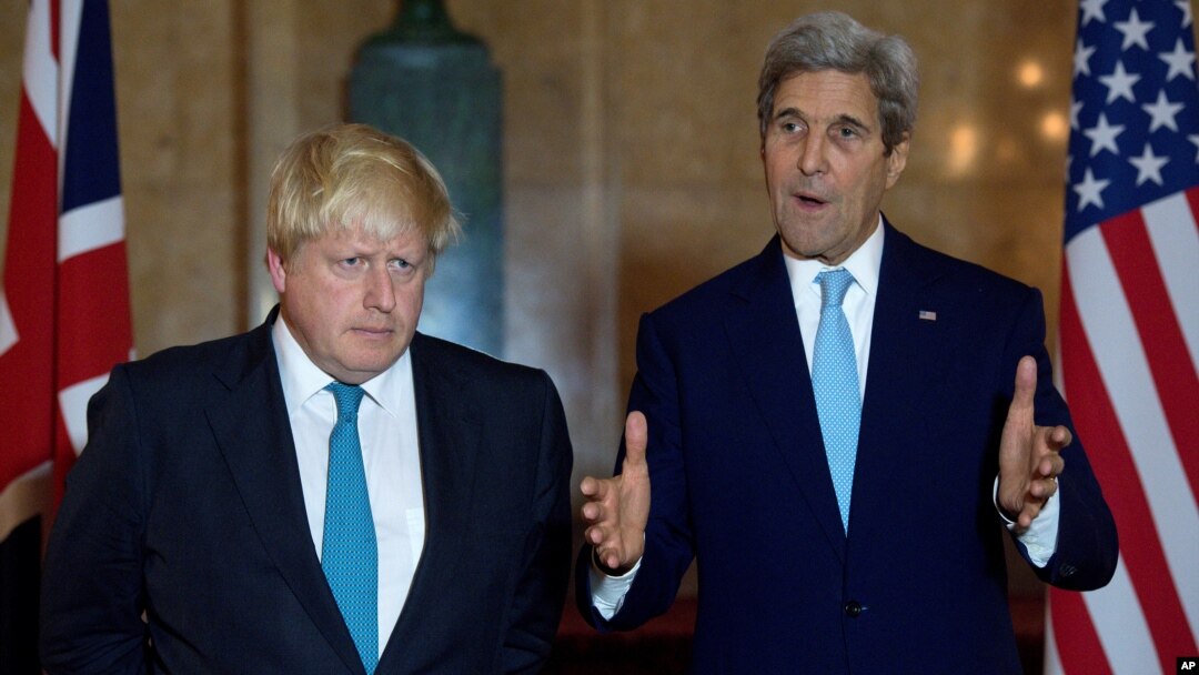 U.S. Secretary of State John Kerry (R) and British Foreign Secretary Boris Johnson give a joint press conference after a meeting on the situation in Syria at Lancaster House in London Oct. 16, 2016.