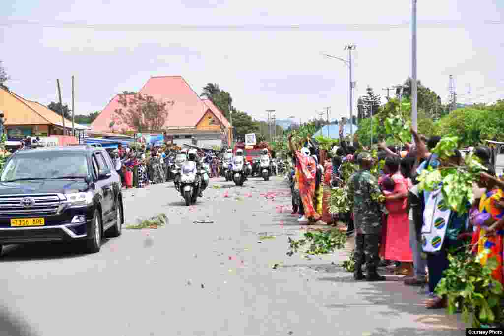 Wananchi wa Mwanza wamuaga aliyekuwa Rais wa Tanzania hayati &nbsp;John Pombe Magufuli. Picha na Ofisi ya Rais.