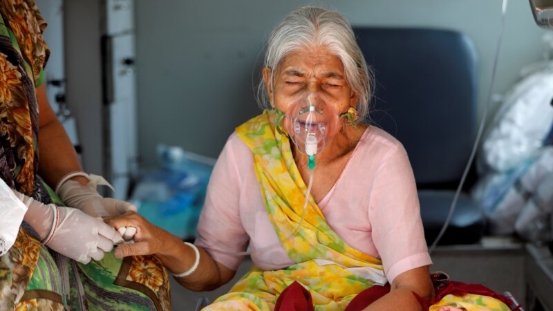 هیندستان گرفتارە لەنێوان بەرزبوونەوەی توشبوان بە ڤایرۆسی کۆرۆنا و گرتنەبەری رێوشێنە توندەکان