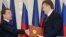 Президенти Росії та України Дмитро Медведєв і Віктор Янукович під час підписання Харківських угод, квітень 2010 року