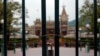 Гонконгский Disneyland снова закрывается на фоне всплеска заражений коронавирусом