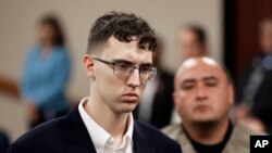 Patrick Crusius, pelaku penembakan massal di Walmart di El Paso, Texas, saat menjalani persidangan di pengadilian distrik El Paso, pada 10 Oktober 2019. (Foto: Mark Lambie/The El Paso Times via AP, Pool)