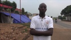 Les étudiants burundais avant d'être chassés devant l'ambassade américaine à Bujumbura