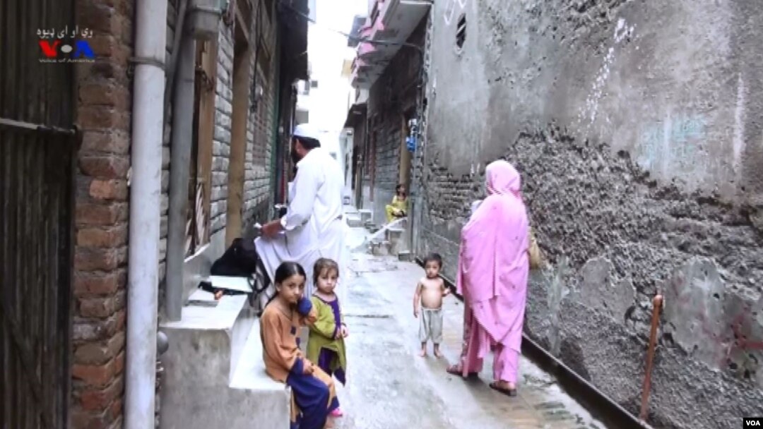 سره ددې چې د پولیو د مخنیو دپاره کوښښونه دوام لري خو بیا هم پاکستان، افغانستان او ناېجیریا د نړۍ درې هغه هېوادونه دي چې اوس هم دا ناروغي شته دی