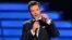  Ryan Seacrest conductor de American Idol producirá un programa musical para Telemundo. Se desconoce cuándo saldrá al aire.