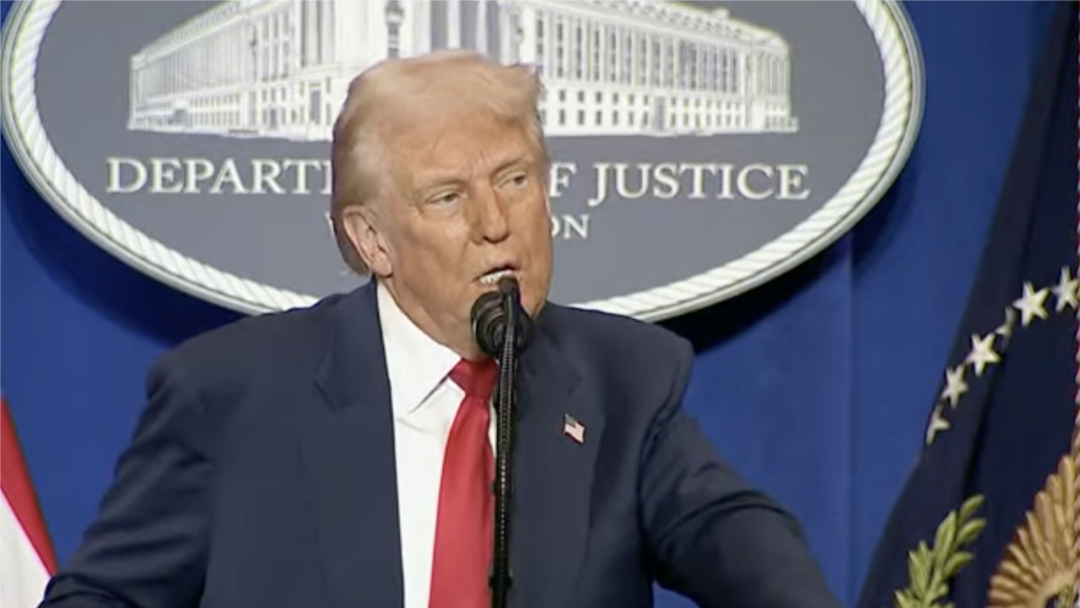 Tổng thống Donald Trump tại Bộ Tư Pháp Hoa Kỳ. 