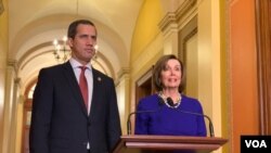 de la Cámara de Representantes de Estados Unidos, Nancy Pelosi, recibió el jueves al presidente interino de Venezuela, Juan Guaidó, para abordar la situación en el país latinoamericano.