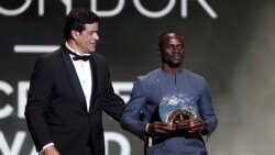 Senegalikaw ka ntɔlatanna, Sadio Mané na bɛ Bayern Munich, ye Prix Socrates jɔnjɔn fɔlɔ sɔrɔ FIFA ka ballon d’or jɔnjɔn dili 
