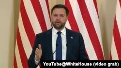 جی دی ونس، معاون رییس جمهور ایالات متحده حین کنفرانس خبری در ارمنستان