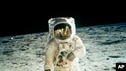 Armstrong fue el comandante del Apolo 11 en la primera expedición que llevó al hombre a la Luna en 1969.