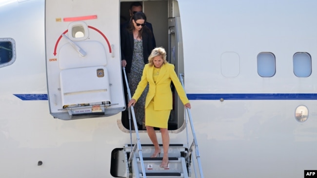 US First Lady Jill Biden disembarks as she arrives to celebrate the US rejoining UNESCO, at the Orly Airport in Orly, Paris' suburb, on July 24, 2023. (Photo by Alain JOCARD / AFP)