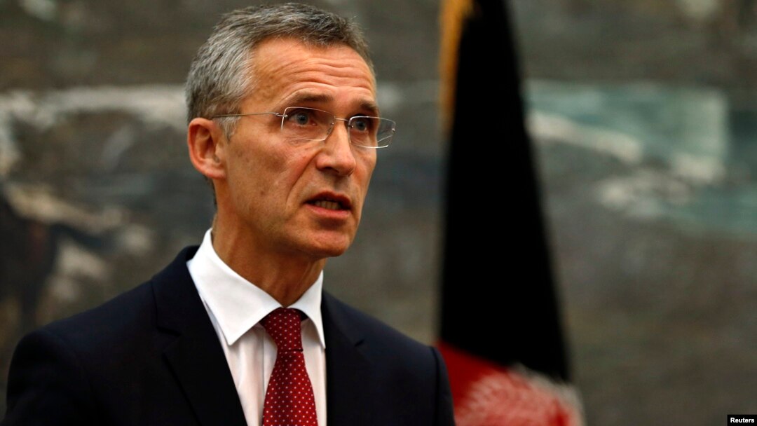Sekretaris Jenderal NATO Jens Stoltenberg memberikan keterangan pers di Kabul, Afghanistan Kamis (6/11).