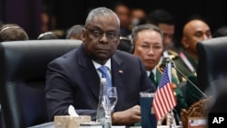 美国国防部长奥斯汀在印尼雅加达出席东盟防长会议。（2023年11月16日）