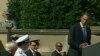 Obama homenajea a Gates