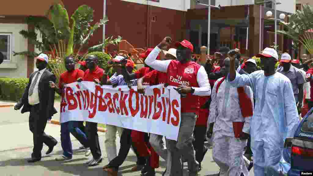 Zanga-zangar neman a je a kubuto da dalibai mata na Chibok da 'yan Boko Haram suka sace a Abuja, Yuni 3, 2014.