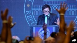 El presidente electo de Argentina, Javier Milei, durante su discurso de victoria. Buenos Aires, Argentina, el 19 de noviembre de 2023. 