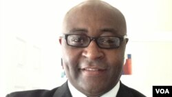 Ingxoxo Esiyenze LoMnu. Den Moyo