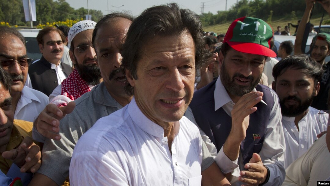 Ông Imram Khan, ngôi sao môn criket người Pakistan nay chuyển sang làm chính trị