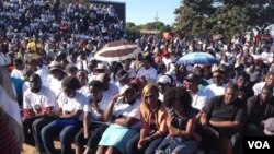 People attending Mujuru's rally in Bulawayo