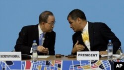 El secretario general de la ONU, Ban Ki-moon, y el presidente de Ecuador, Rafael Correa, durante la inauguración de la conferencia Habitat III en Quito. Octubre 17 de 2016.