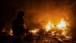 La infraestructura ucraniana es objetivo de las bombas rusas por tercera noche
consecutiva