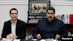 El presidente Nicolás Maduro prometió cambios para afianzar el socialismo justo cuando atraviesa una severa crisis política interna.