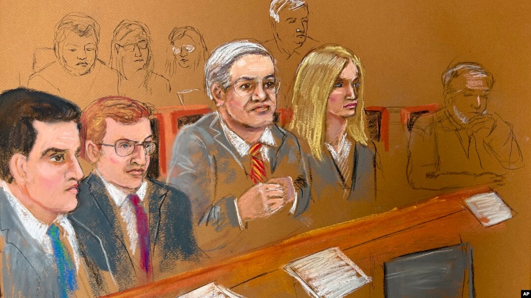Ilustración del juicio al senador Bob Menendez, centro, quien aparece sentado con su equipo de defensa durante la selección del jurado, el lunes 13 de mayo de 2024, en el tribunal federal de Manhattan en Nueva York. 