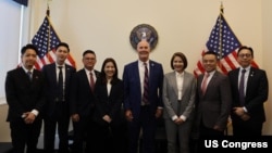众议院中国问题特设委员会公布的照片显示该委员会主席约翰·穆勒纳尔众议员会晤来访的国民党代表团。(2026年9月15日)