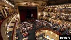 Toko buku El Ateneo Grand Splendid di Buenos Aires, Argentina, 9 Januari 2019. 