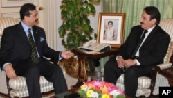 وزیرِ اعظم گیلانی اور چیف جسٹس افتخار گیلانی کے درمیان اسلام آباد میں ملاقات