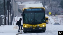 Dalas, Teksas poslije zimske oluje (Foto: AP /LM Otero)