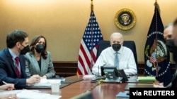 Presidente americano Joe Biden, vice-presidente, Kamala Harris, e outros responsáveis de segurança acompanham acção na Síria, 3 Fevereiro 2022